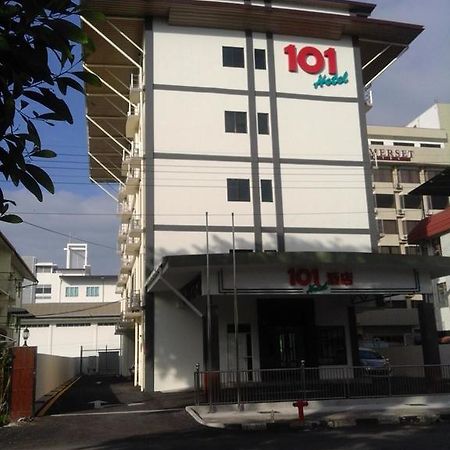 101 Hotel Miri Buitenkant foto