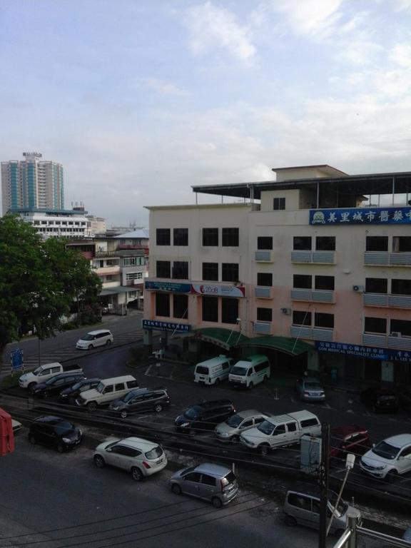 101 Hotel Miri Buitenkant foto