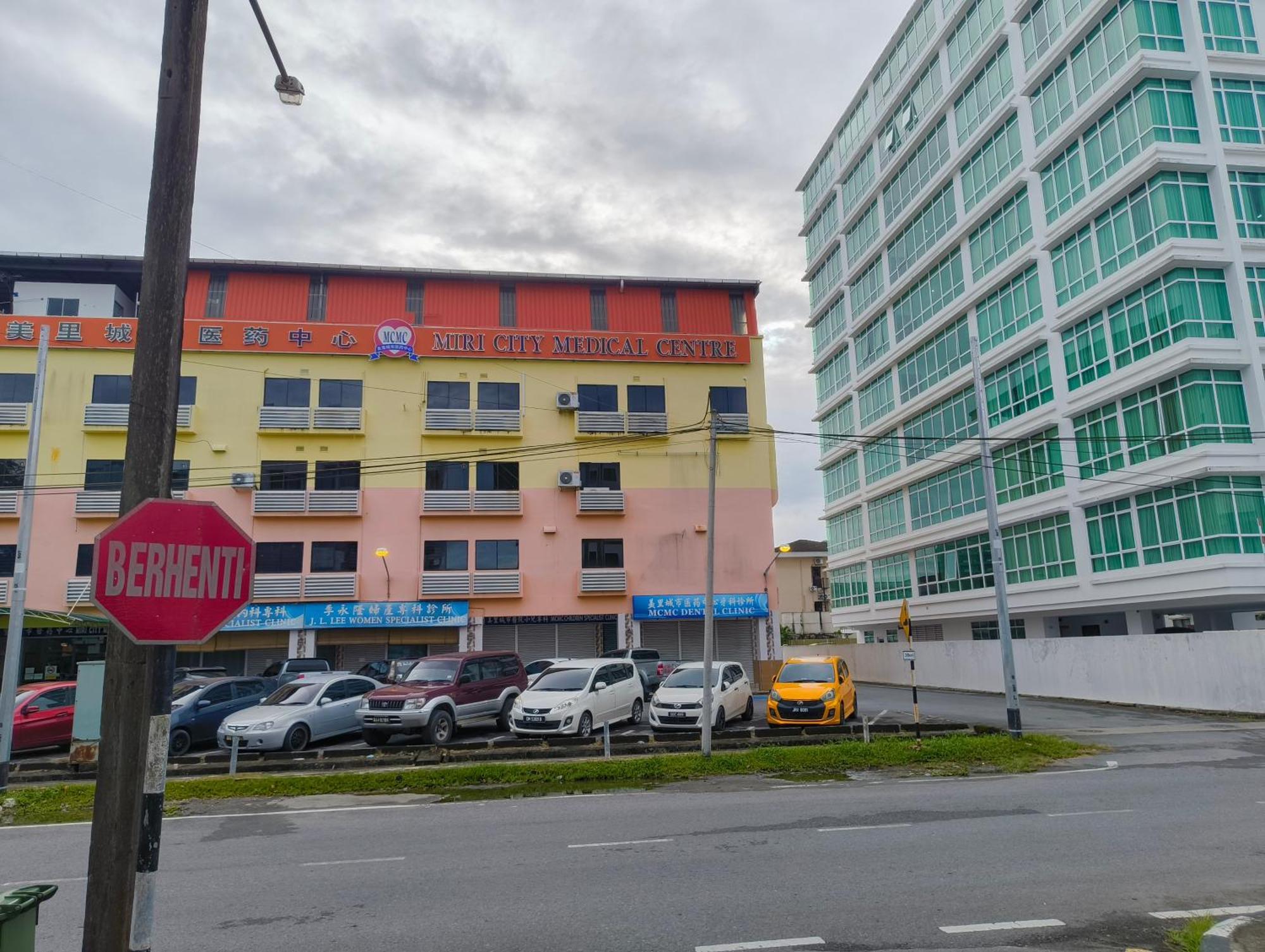 101 Hotel Miri Buitenkant foto