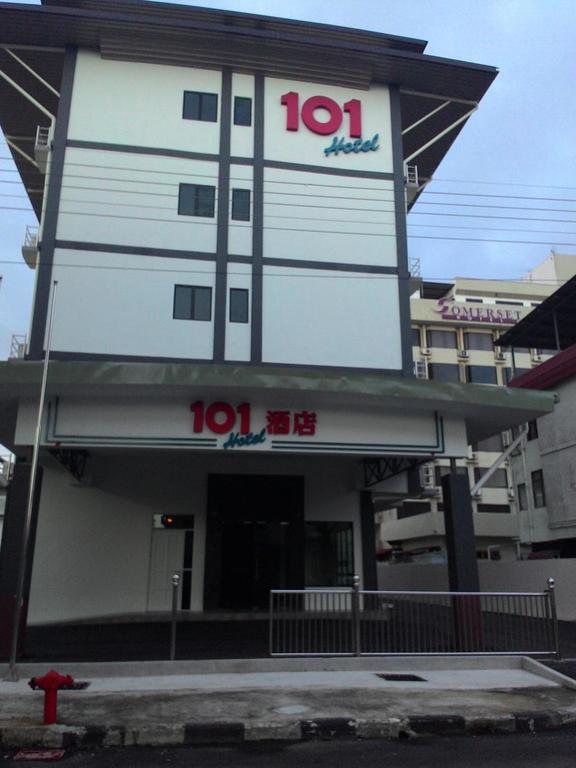 101 Hotel Miri Buitenkant foto